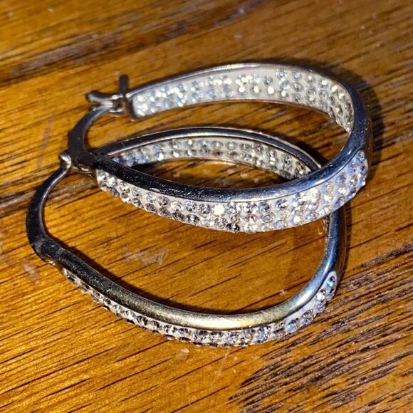 Chrystina Chrystal Sparkling Hoop Earrings Fine silver plated - Picture 5 of 9